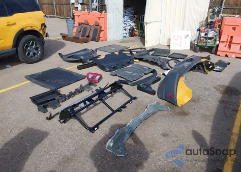 2022 Ford Bronco Sport Badlands z USA, uszkodzony, nr VIN 3FMCR9D90NRD69475